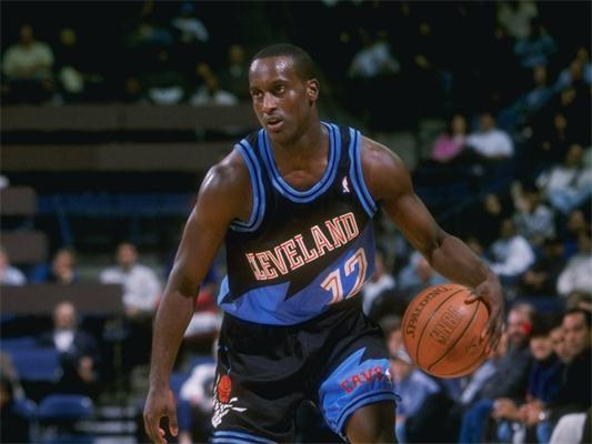 但马刺通过 但马刺通过