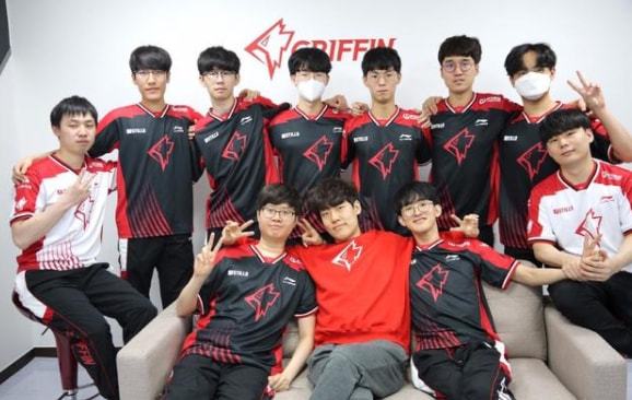 现出更强的 现出更强的