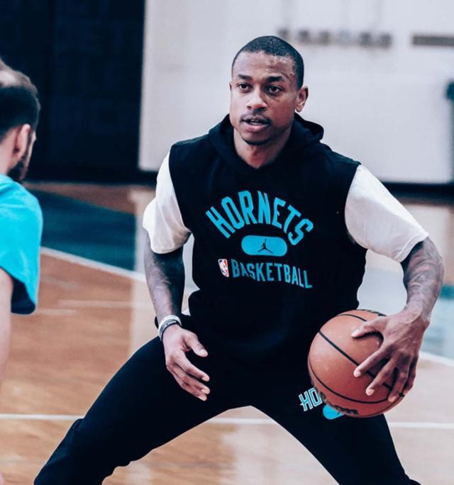 而王俊杰则 而王俊杰则